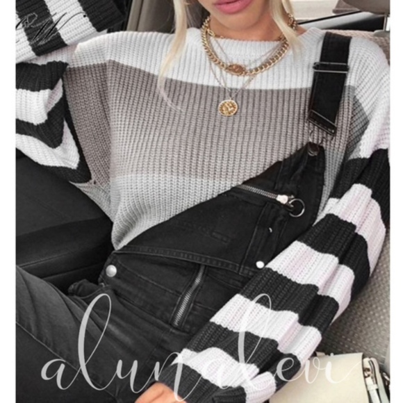 Cozy Multicolor Color Block Knit Sweater Top - Picture 3 of 3